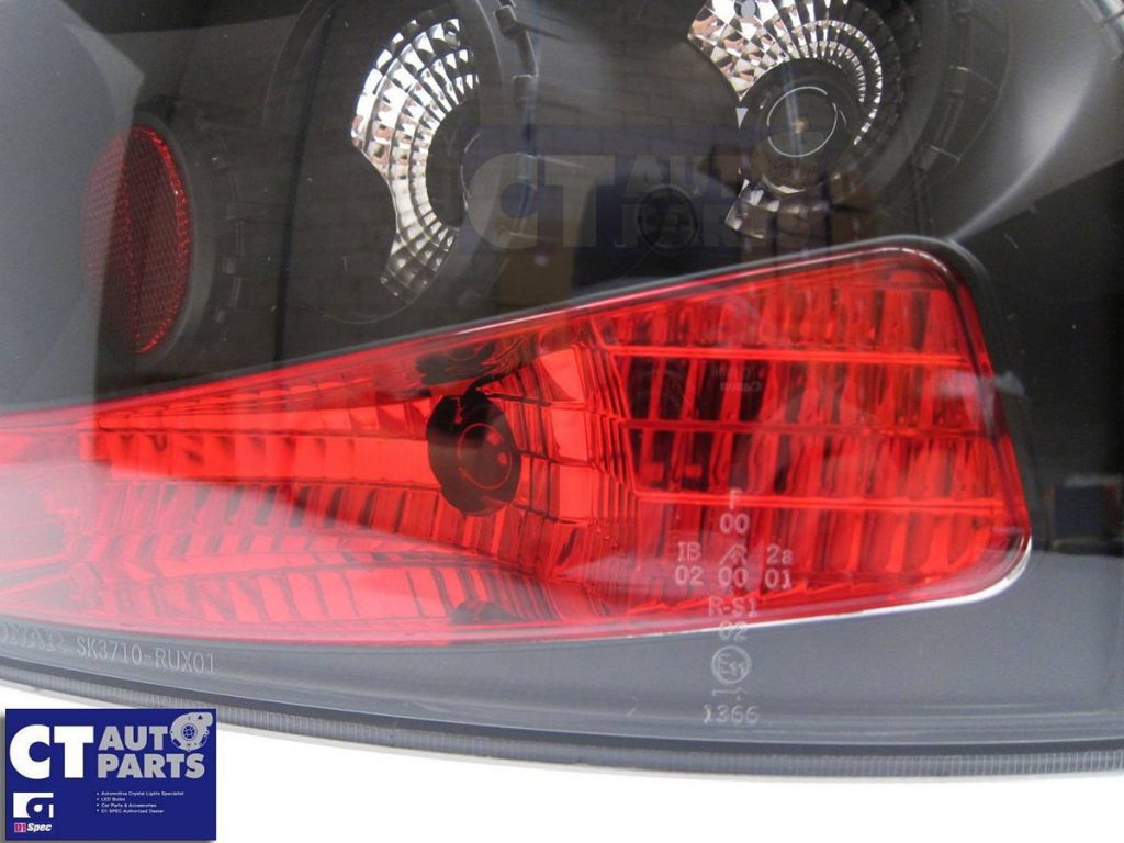 Black Altezza Tail Lights for TOYOTA COROLLA HATCH 01-07 RUNX JDM-5371