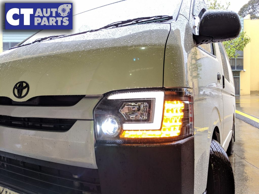 LED DRL Looks Sequential Indicators Projector Headlights for Toyota Hiace 14-17-11191